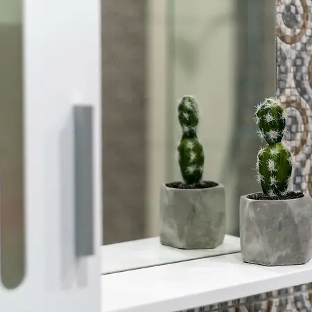 Modern & Clean 1-bedroom Flat In A Private Sarafovo アパート *