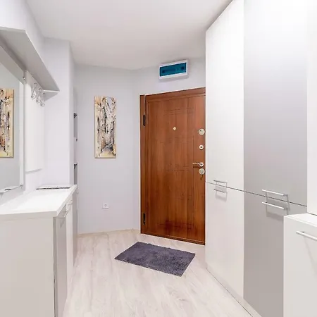 アパート Modern & Clean 1-bedroom Flat In A Private Sarafovo *