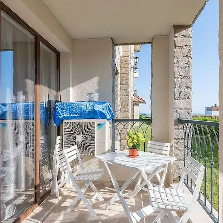 アパート Modern & Clean 1-bedroom Flat In A Private Sarafovo ブルガス