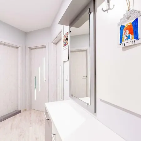Modern & Clean 1-bedroom Flat In A Private Sarafovo アパート *